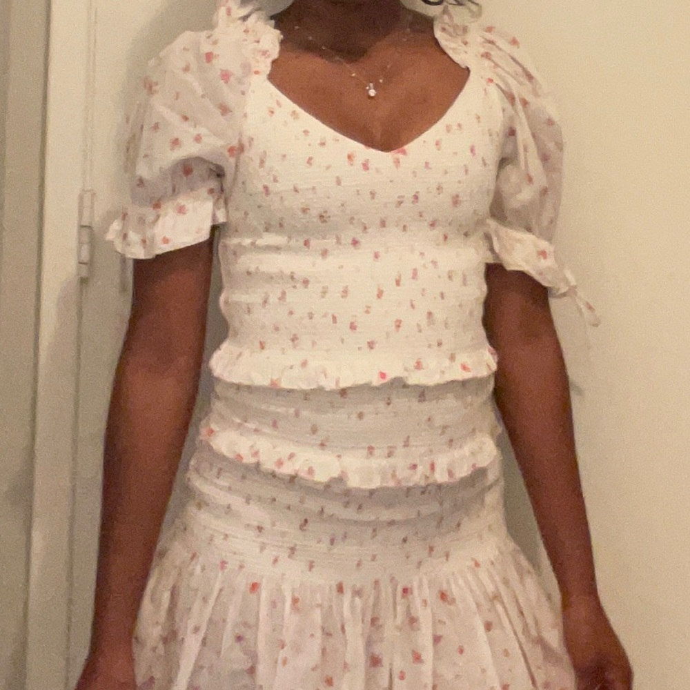 Very cute fitting dress